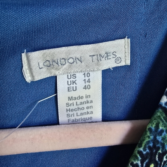 London Times New Gwynnie Jumpsuit Paisley Jersey Crop Asymmetrical Leg SZ 10 - Picture 7 of 9